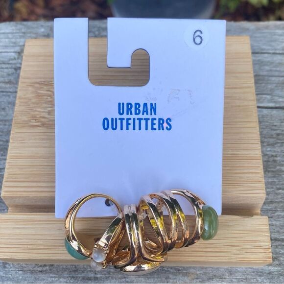 NWT New Urban Outfitters UO Gold/Green/White Five Stackable Ring Set. Size 6. - Picture 7 of 8
